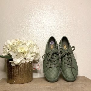 NEW Guess Women’s Military Green ‘Backer2’ Quilted Low Top Sneakers